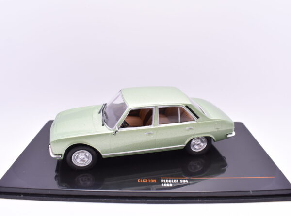 Modellino auto scala 1:43 Peugeot 504 IXO diecast modellismo da collezione