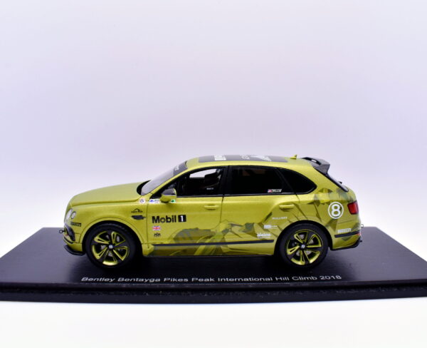 Modellino auto scala 1:43 bentley bentayga pikes peak spark modellismo statico