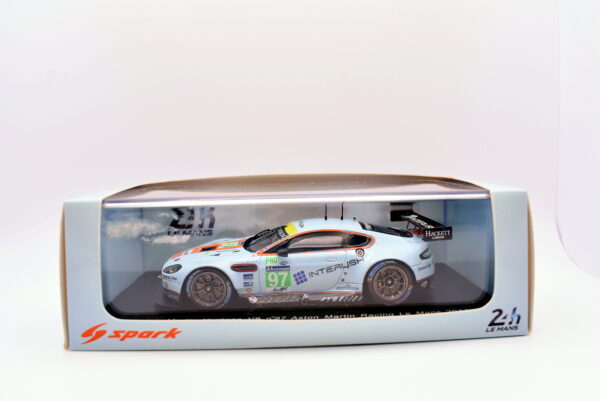 Modellino auto racing scala 1:43 Aston martin vantage V8 Spark modellismo statico - Image 2