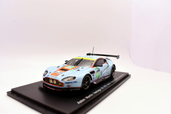 Modellino auto racing scala 1:43 Aston martin vantage V8 Spark modellismo statico - Image 3