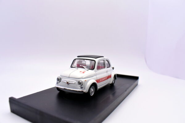 Modellino auto scala 1:43 Fiat Abarth 500 695SS BRUMM modellismo statico - Image 3