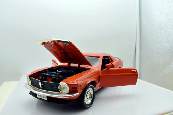 Modellino auto scala 1:18 mustang ertl modellismo da collezione - Image 3