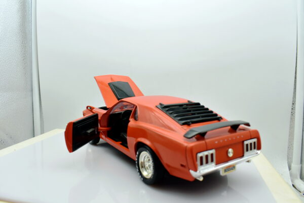 Modellino auto scala 1:18 mustang ertl modellismo da collezione - Image 4
