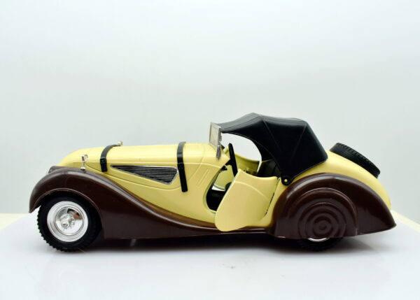 Modellino auto scala 1:16 1:18 BMW 328 polistil modellismo statico collezione