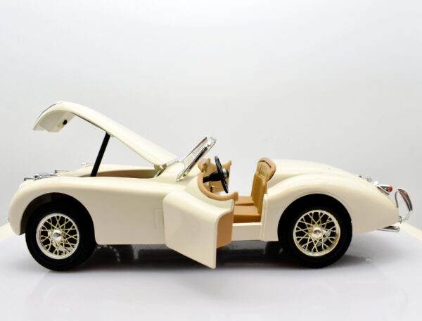 Modellino auto scala 1:18 Jaguar XK-120 ertl modellismo da collezione