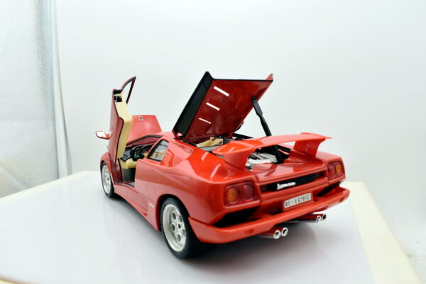 Modellino auto scala 1:18 Lamborghini diablo Burago modellismo da collezione - Image 4