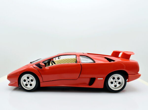 Modellino auto scala 1:18 Lamborghini diablo Burago modellismo da collezione - Image 5