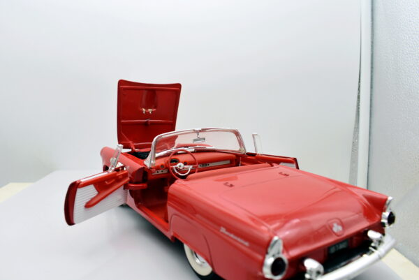 Modellino auto scala 1:18 thunderbird reversible revell modellismo da collezione - Image 3
