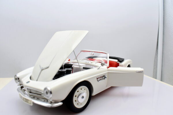 Modellino auto scala 1:18 BMW 507 revell modellismo da collezione - Image 3