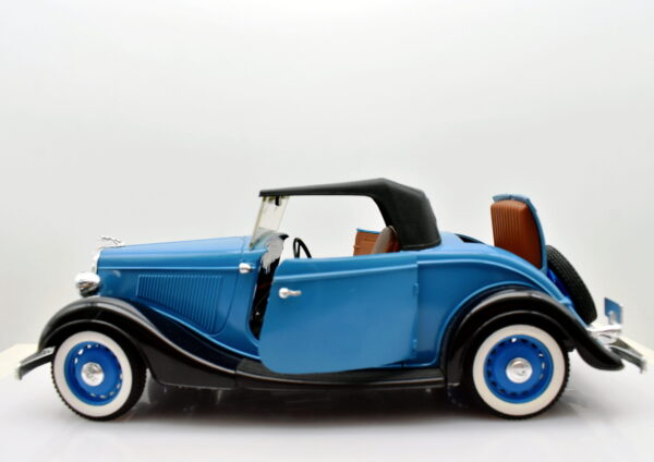 Modellino auto scala 1:19 1:18 Ford V8 solido modellismo da collezione - Image 2