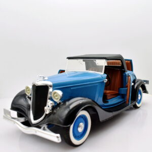 Modellino auto scala 1:19 1:18 Ford V8 solido modellismo da collezione