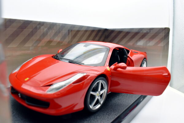 Modellino auto scala 1:18 Ferrari 458 italia Hot Wheels diecast modellismo da collezione - Image 4