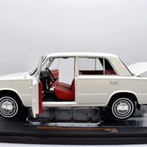Modellino auto scala 1:18 Fiat 124 diecast modellismo da collezione