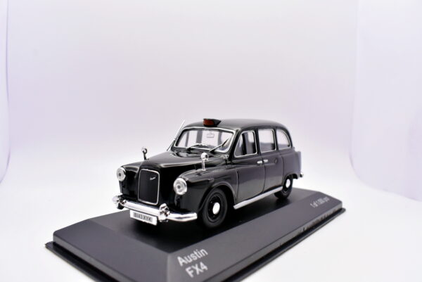 Modellini auto scala 1:43 Austin FX4 whitebox diecast modellismo collezione - Image 3