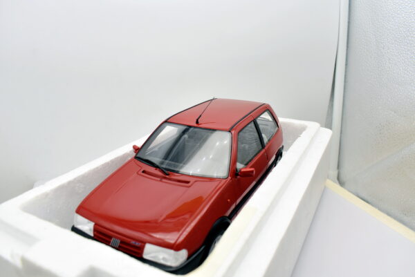 Modellino auto scala 1:18 Fiat uno turbo IE OttoMobile modellismo da collezione - Image 2
