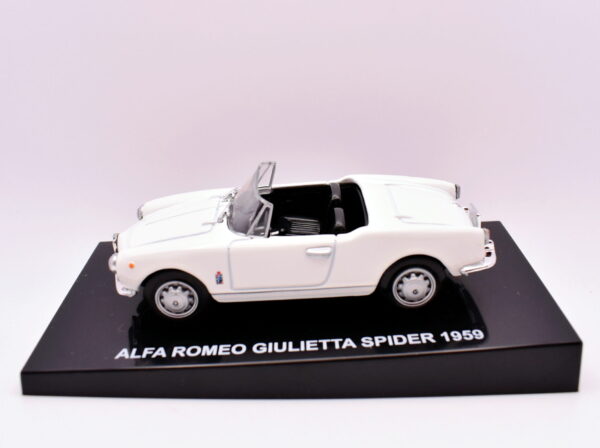 Modellino auto scala 1:43 Alfa Romeo Giulietta Spider diecast modellismo da collezione