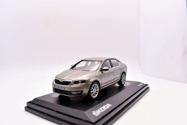 Modellino auto scala 1:43 Skoda octavia abrex diecast modellismo da collezione - Image 3