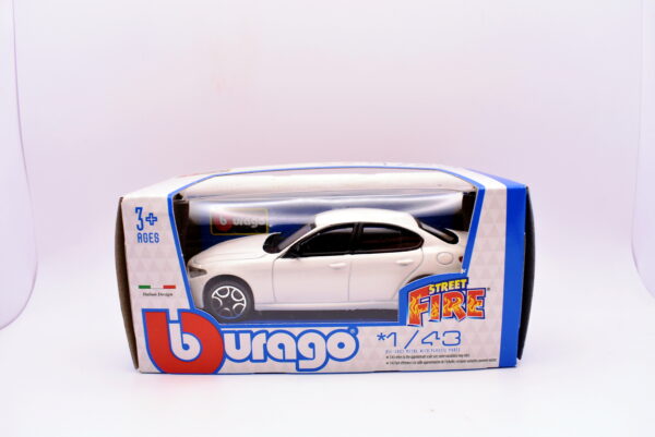 Modellino auto scala 1:43 Alfa romeo giulia Burago diecast modellismo statico - Image 2