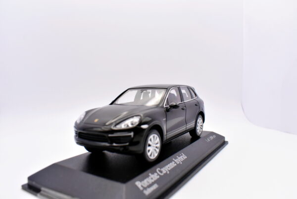 Modellino auto scala 1:43 Porsche cayenne hybrid minichamps diecast modellismo da collezione - Image 2
