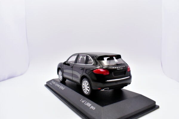 Modellino auto scala 1:43 Porsche cayenne hybrid minichamps diecast modellismo da collezione - Image 3