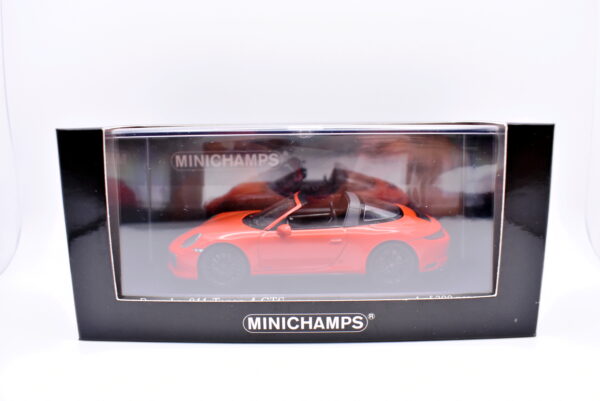Modellino auto scala 1:43 Porsche 911 targa gts 4 minichamps diecast modellismo da collezione - Image 2