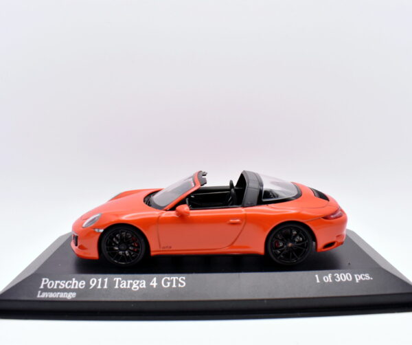 Modellino auto scala 1:43 Porsche 911 targa gts 4 minichamps diecast modellismo da collezione