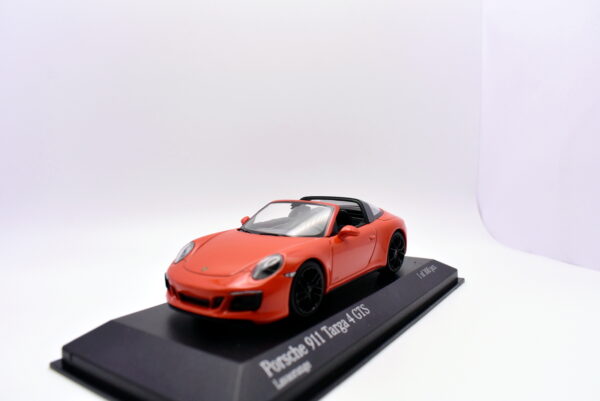 Modellino auto scala 1:43 Porsche 911 targa gts 4 minichamps diecast modellismo da collezione - Image 4