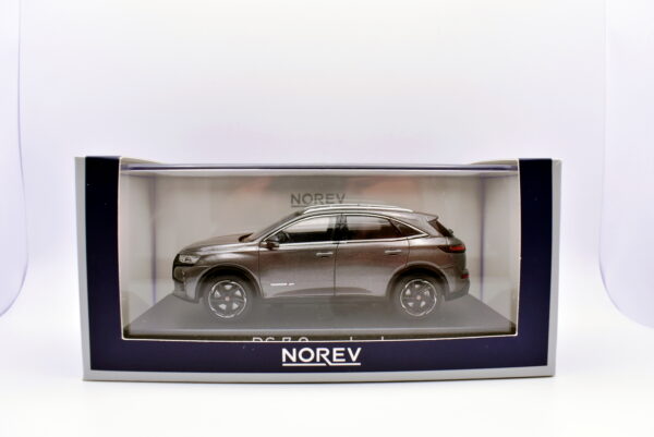 Modellino auto scala 1:43 DS 7 Crossback norev diecast modellismo statico da collezione - Image 2