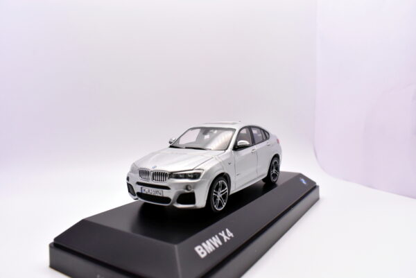 Modellino auto scala 1:43 BMW X4 modellismo statico - Image 3