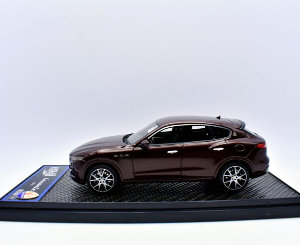 Modellino auto scala 1:43 BBR Maserati levante modellismo statico