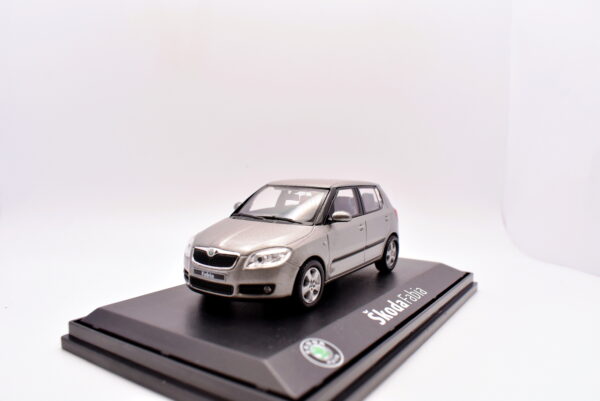 Modellino auto scala 1:43 Skoda fabia diecast modellismo da collezione - Image 3