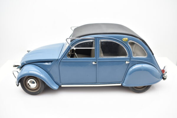 Modellino auto scala 1:18 Citroen 2 CV Solido diecast modellismo da collezione - Image 2