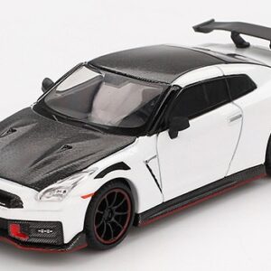 Modellino auto scala 1:64 NISSAN GTR (35) NISMO 2024 modellismo statico