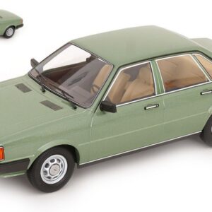 Modellino auto scala 1:18 AUDI 80 B2 GREEN diecast modellismo statico