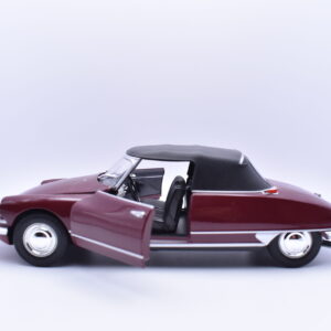 Modellino auto scala 1:24 Citroen DS 19 welly diecast modellismo da collezione