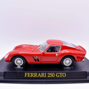 Modellino auto Ferrari 250 GTO scala 1:43 diecast modellismo da collezione