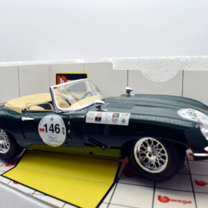 Modellino auto scala 1:18 Jaguar E Cabriolet Burago diecast modellismo da collezione