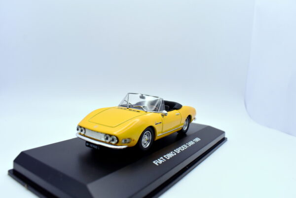 Modellino auto scala 1:43 Fiat Dino Spider giallo diecast modellismo statico car - Image 3