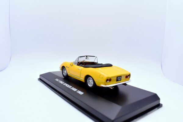 Modellino auto scala 1:43 Fiat Dino Spider giallo diecast modellismo statico car - Image 4
