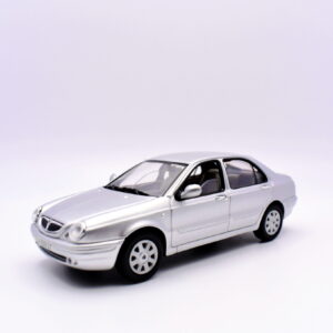 Modellino auto scala 1:43 lancia lybra solido diecast modellismo statico da collezione