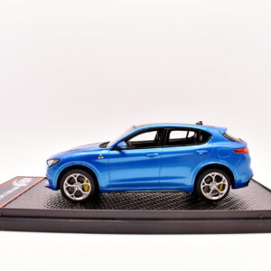 Modellino auto scala 1:43 BBR alfa romeo stelvio blu modellismo statico