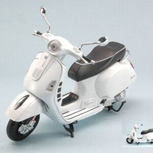 Modellino vespa  New Ray  VESPA GTS 300 SUPER 2008 WHITE 1:12 modellismo