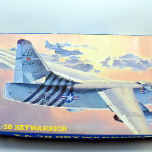 Modellino model kit montaggio KA-3B SKYWARRIOR hasegawa scala 1:72 modellismo