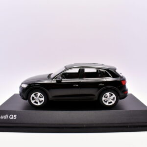 Modellino auto scala 1:43 Audi Q5 diecast modellismo statico collezione