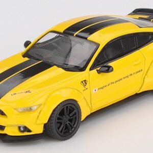 Modellino auto scala 1:64 Mini GT FORD MUSTANG LB-WORKSTRIPLE YELLOW 2015 1:64 diecast modellismo statico