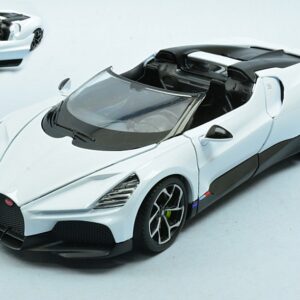 Modellino auto scala 1:24 BUGATTI W16 MISTRAL WHITE diecast modellismo statico