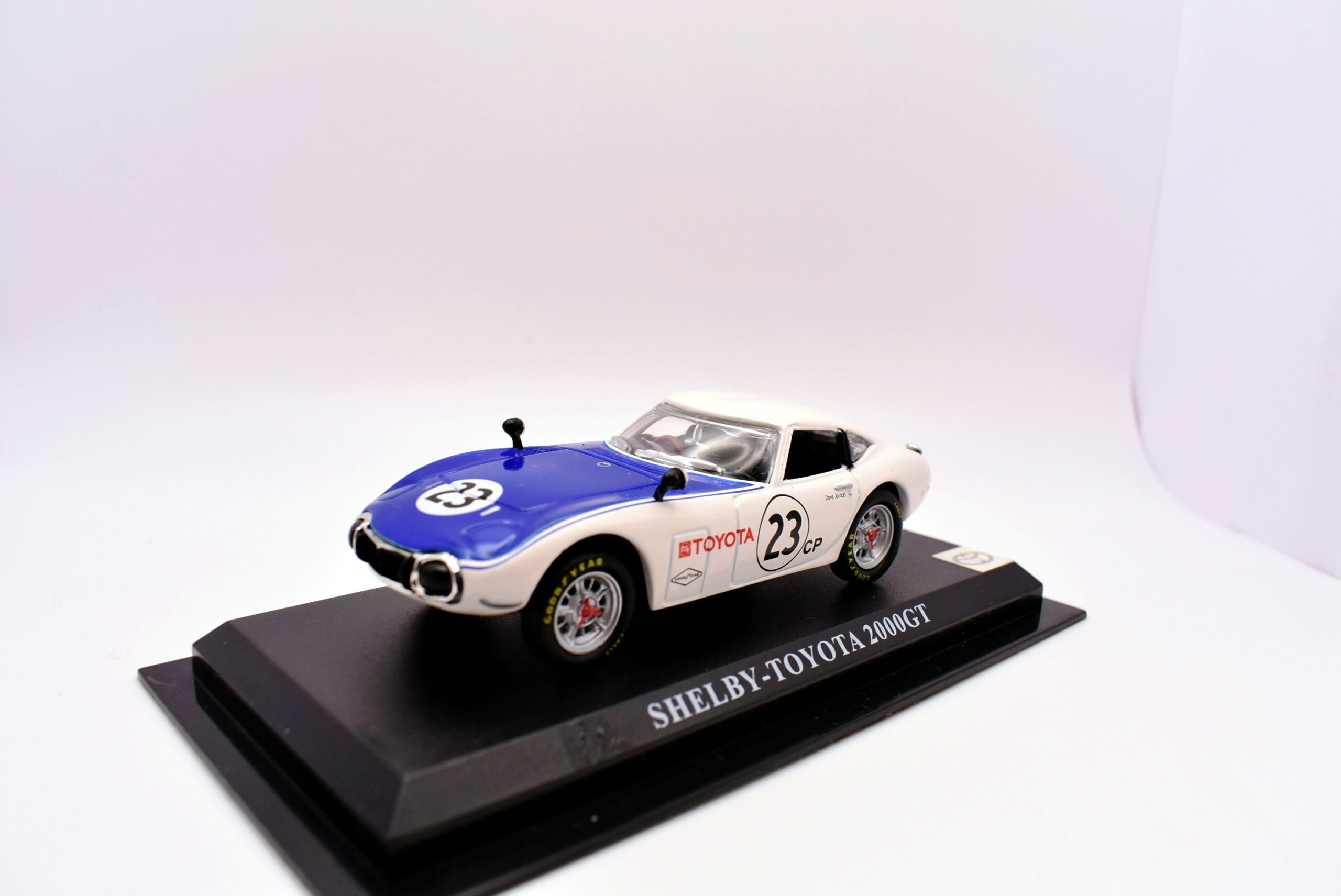 Modellino auto rally scala 1:43 shelby-toyota 2000GT universal hobbies diecast modellismo statico - Image 2