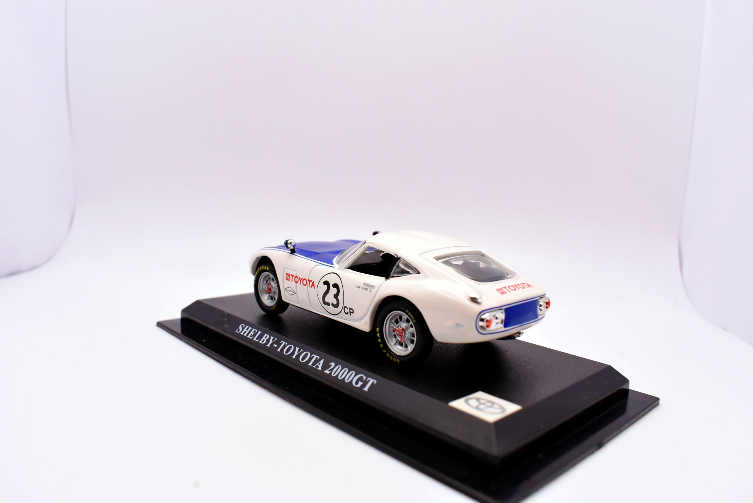Modellino auto rally scala 1:43 shelby-toyota 2000GT universal hobbies diecast modellismo statico - Image 3