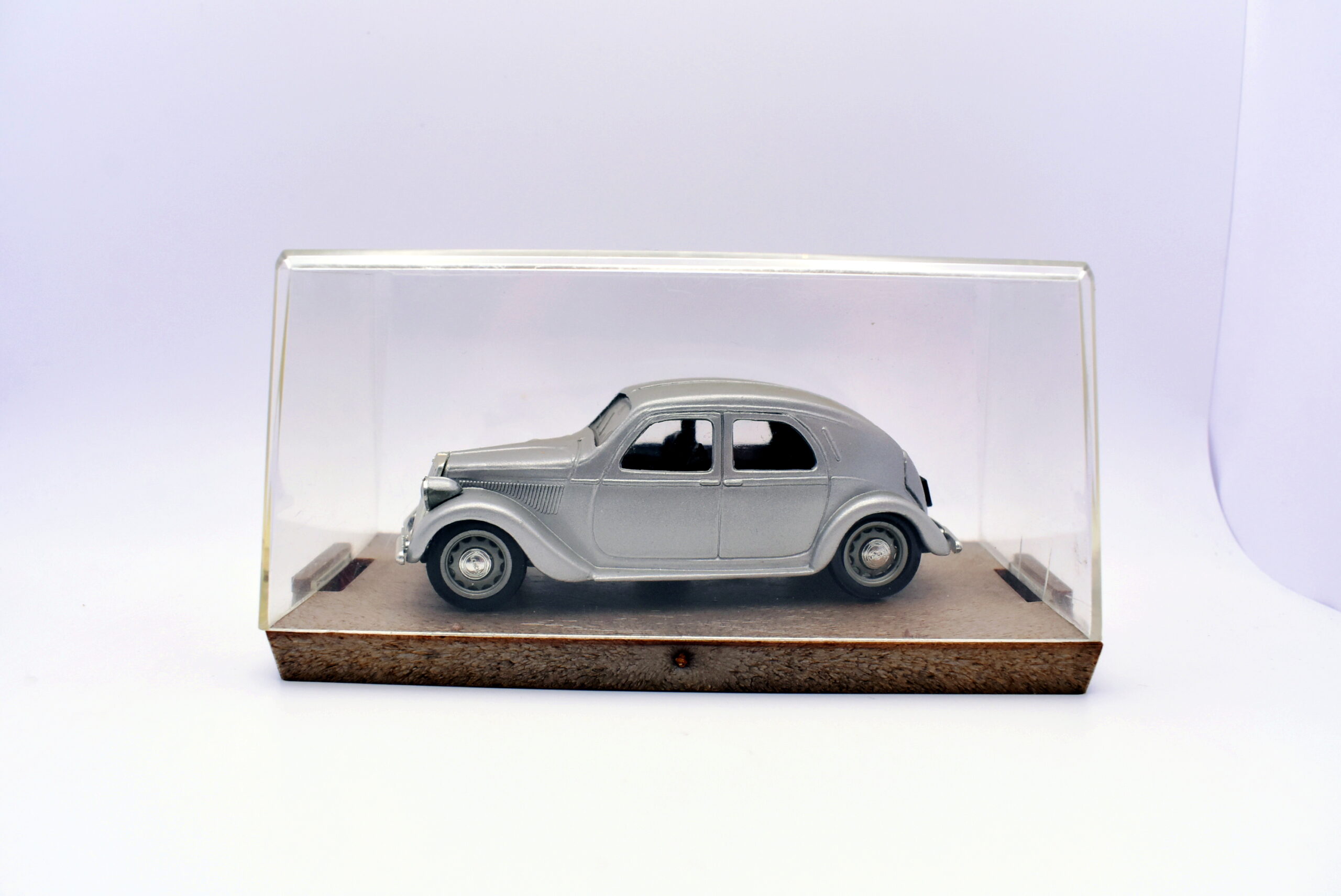 Modellino auto scala 1:43 lancia aprilia Brumm diecast modellismo statico - Image 2