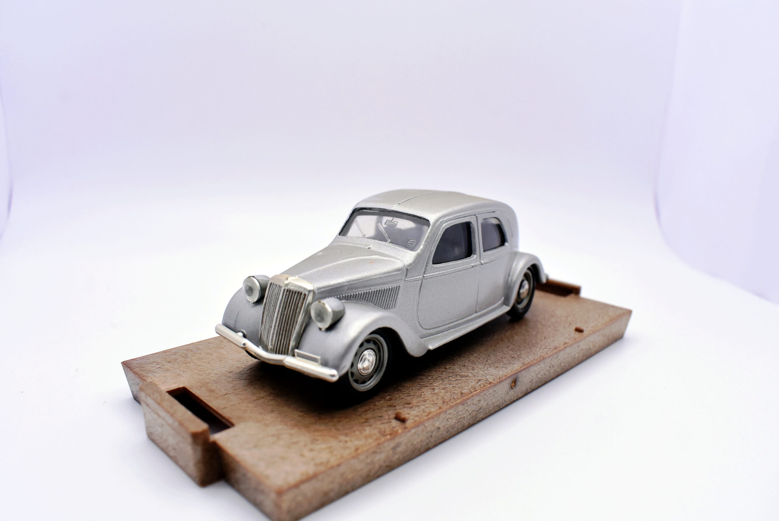 Modellino auto scala 1:43 lancia aprilia Brumm diecast modellismo statico - Image 3